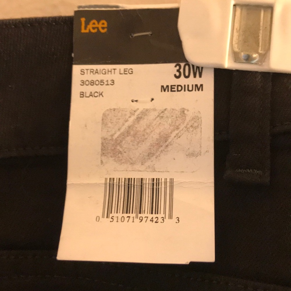 Lee Women’s Relaxed Fit plus Size Straight Leg - Picture 6 of 6